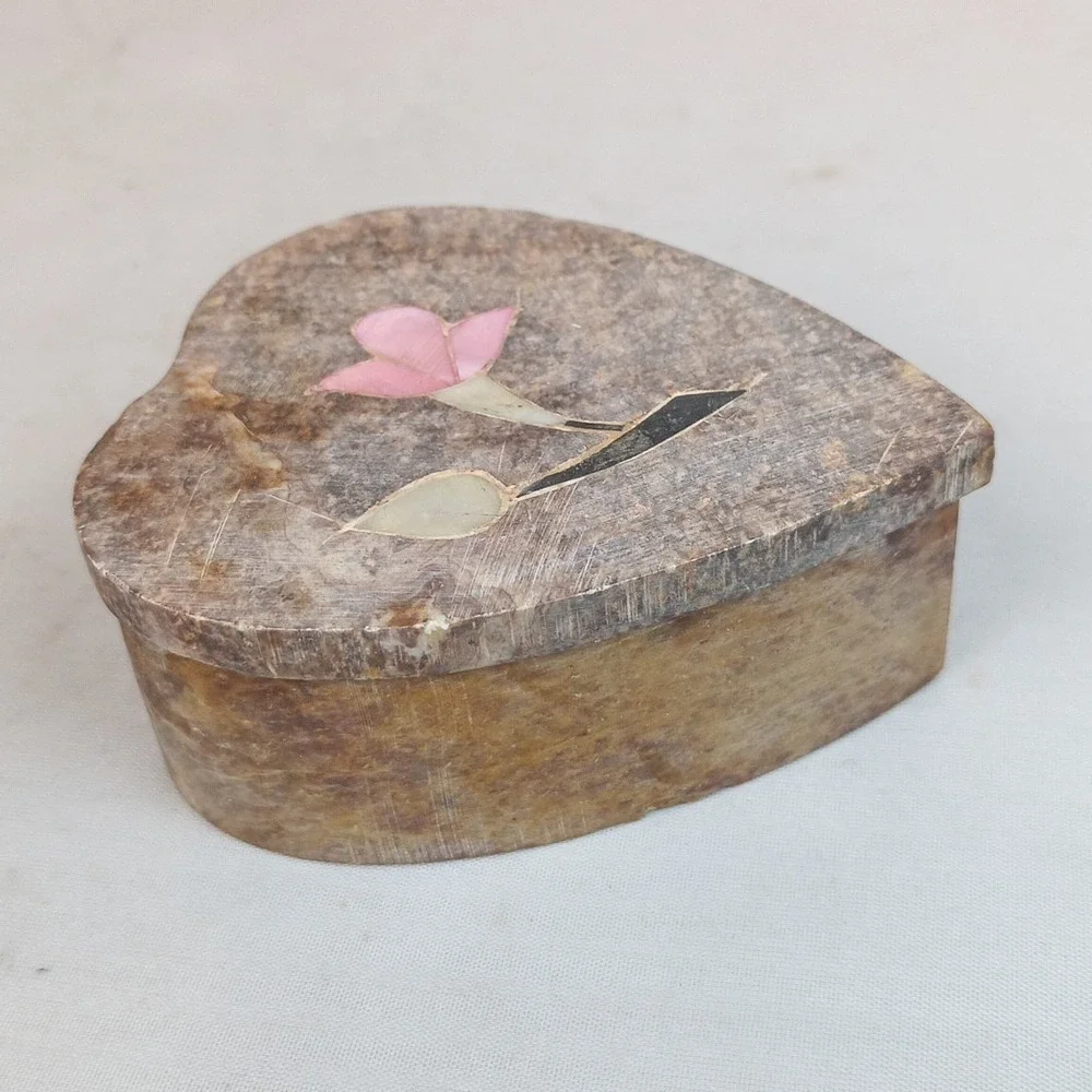 Heart Shaped Soapstone Trinket Box With Mother Of Pearl Flower Inlay 3.5